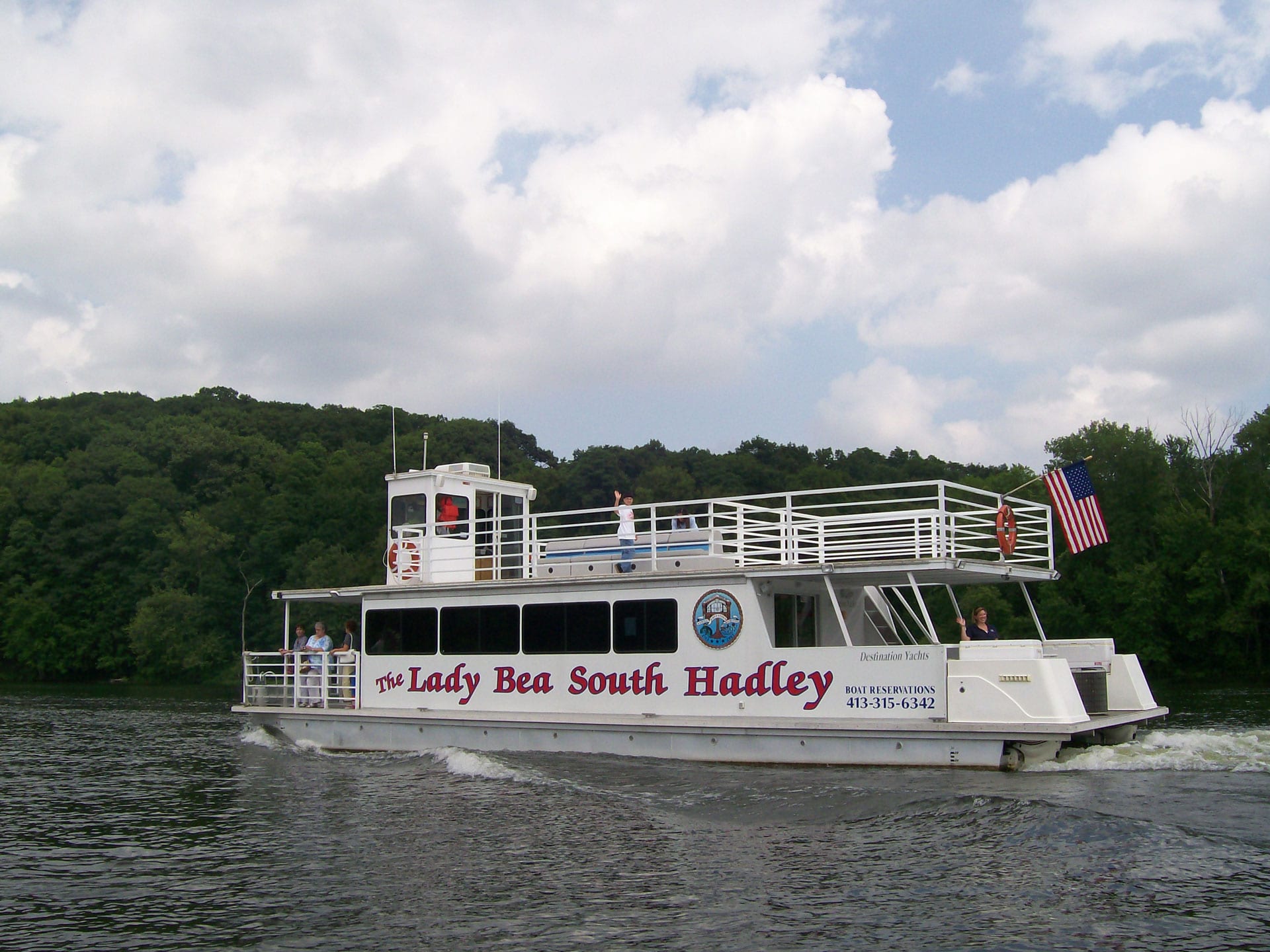 lady-bea-tour-boat-explorewesternmass.com