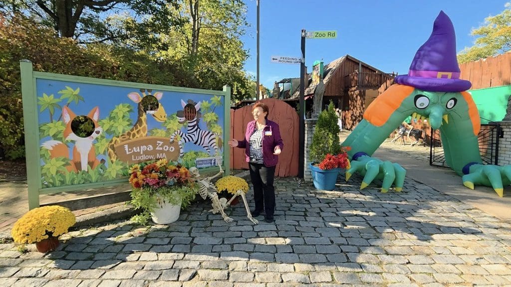 Lupa Zoo Hallow Lupa Zoo Hallow